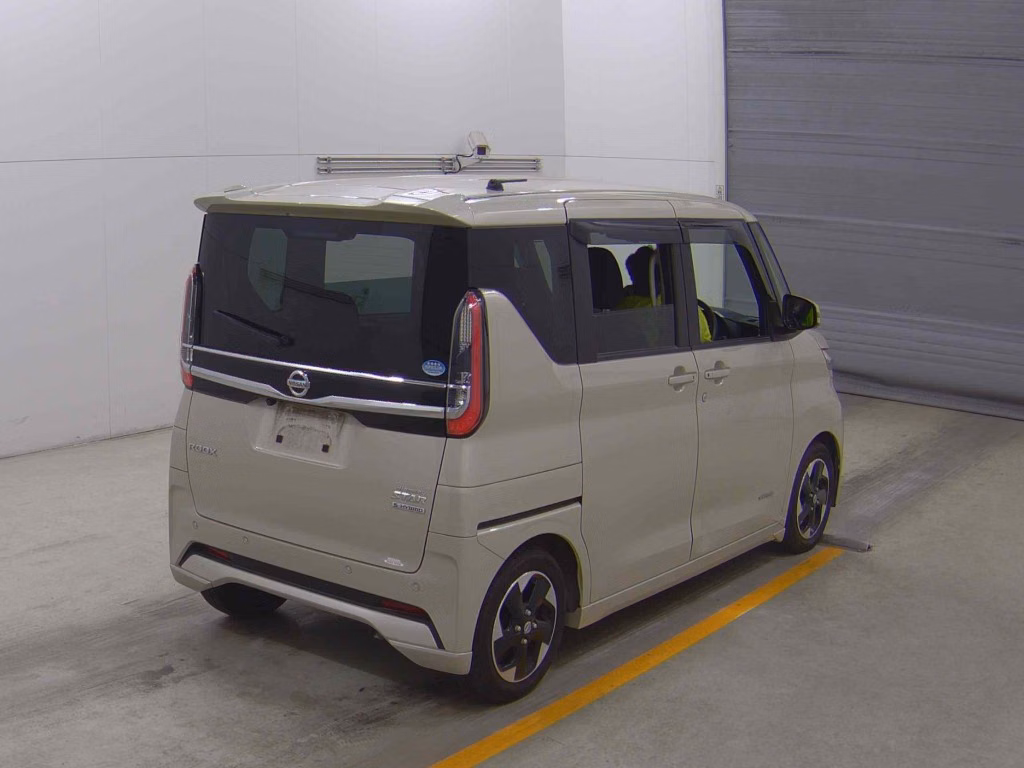 NISSAN ROOX