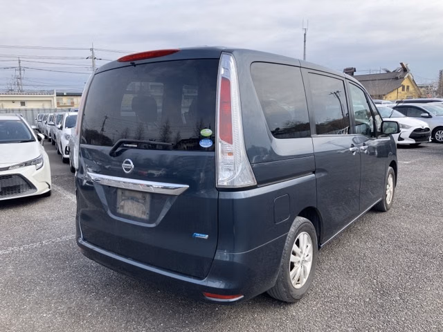 NISSAN SERENA