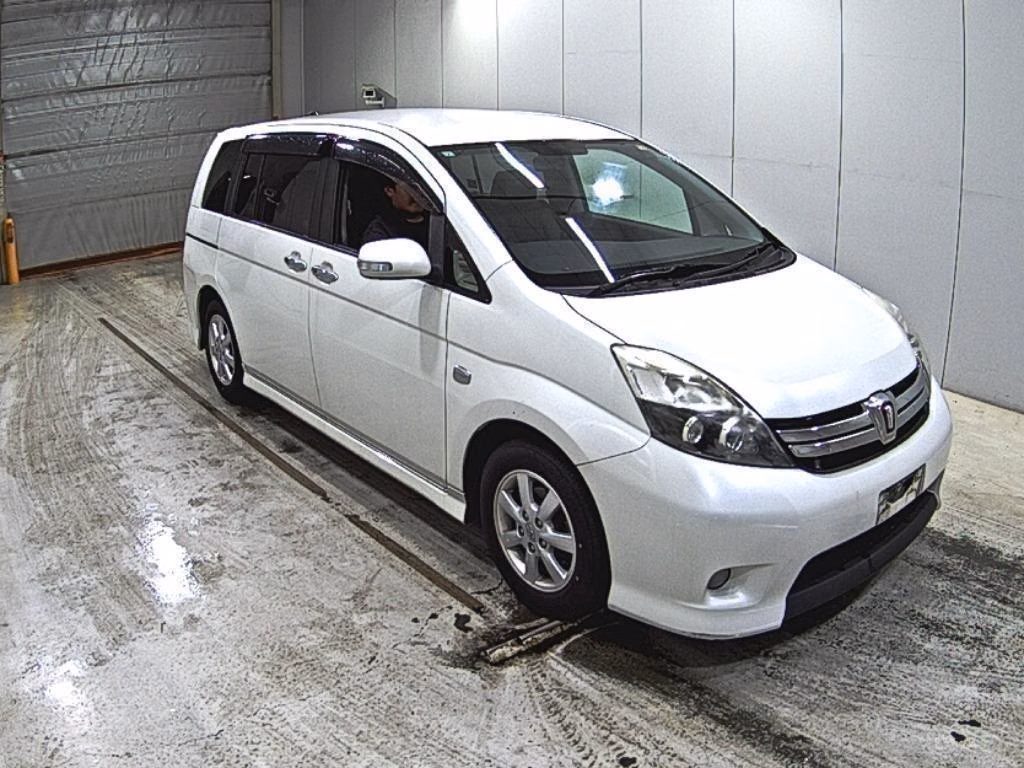 TOYOTA ISIS
