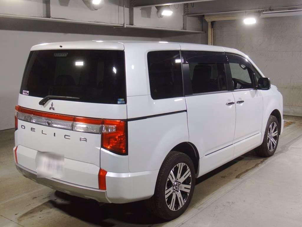 MITSUBISHI DELICA D:5