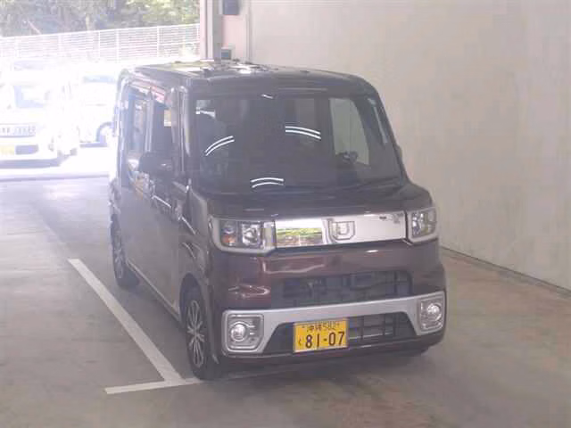 DAIHATSU WAKE