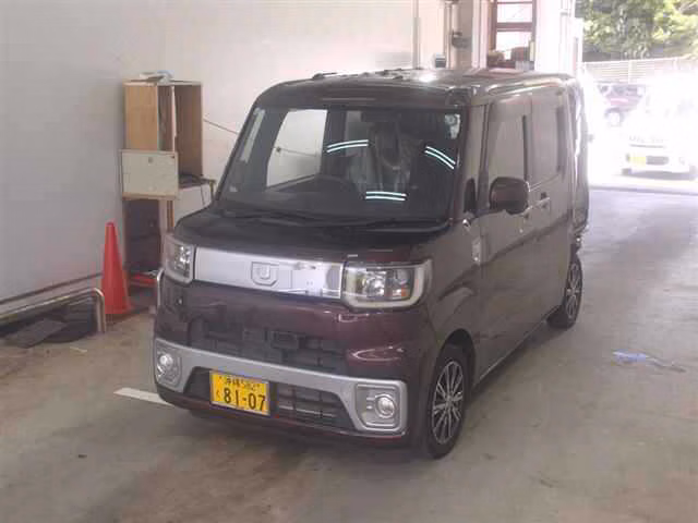 DAIHATSU WAKE