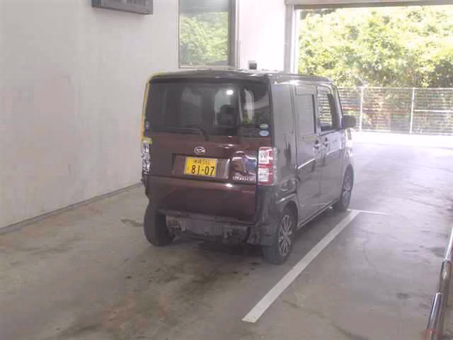 DAIHATSU WAKE