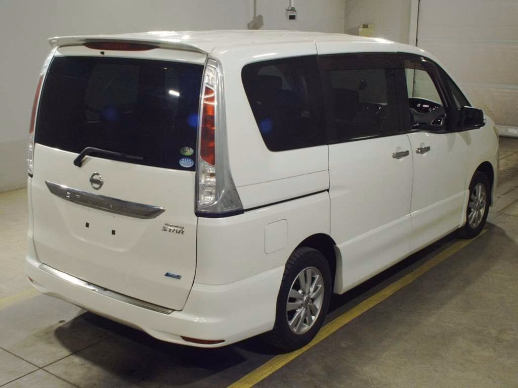 NISSAN SERENA