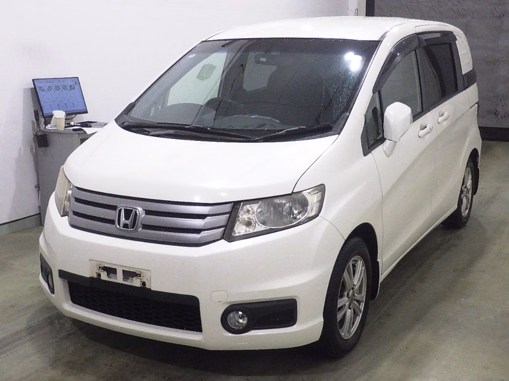 HONDA FREED SPIKE