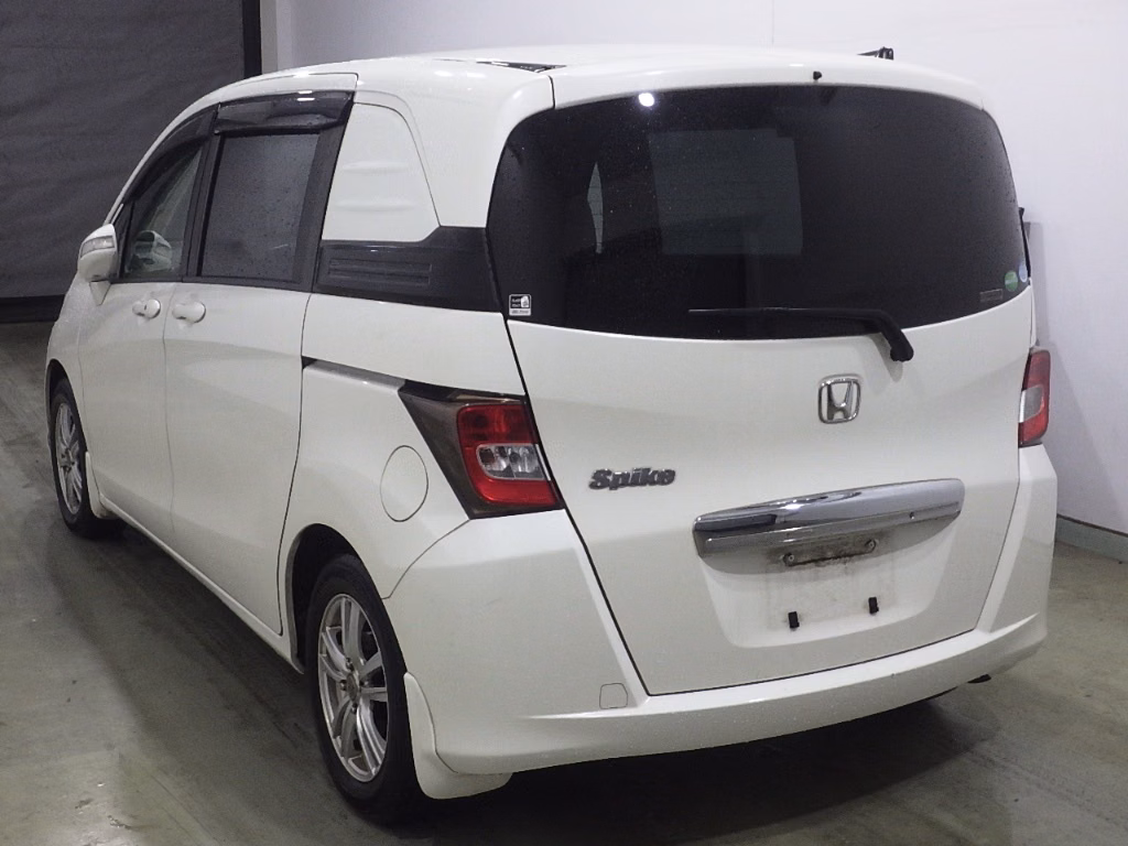 HONDA FREED SPIKE