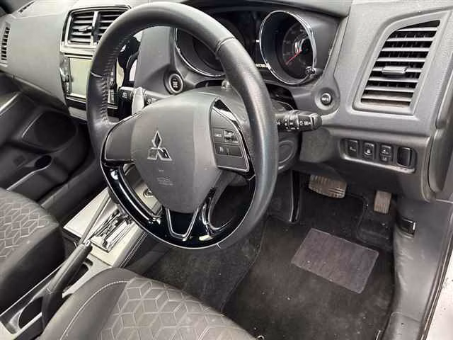 MITSUBISHI RVR