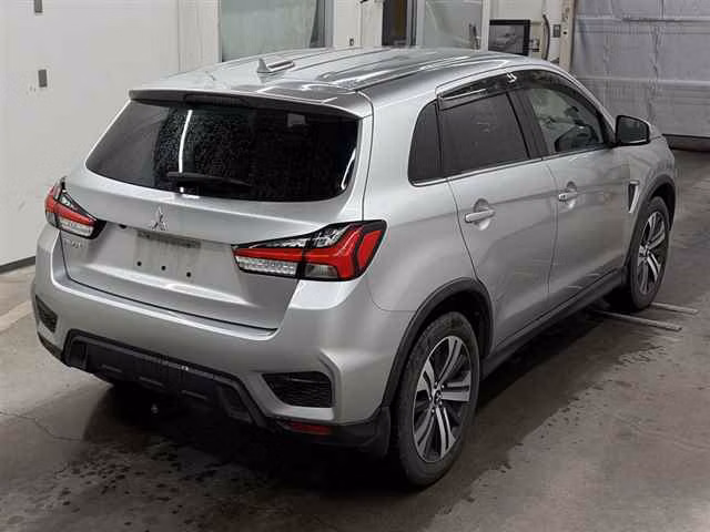 MITSUBISHI RVR