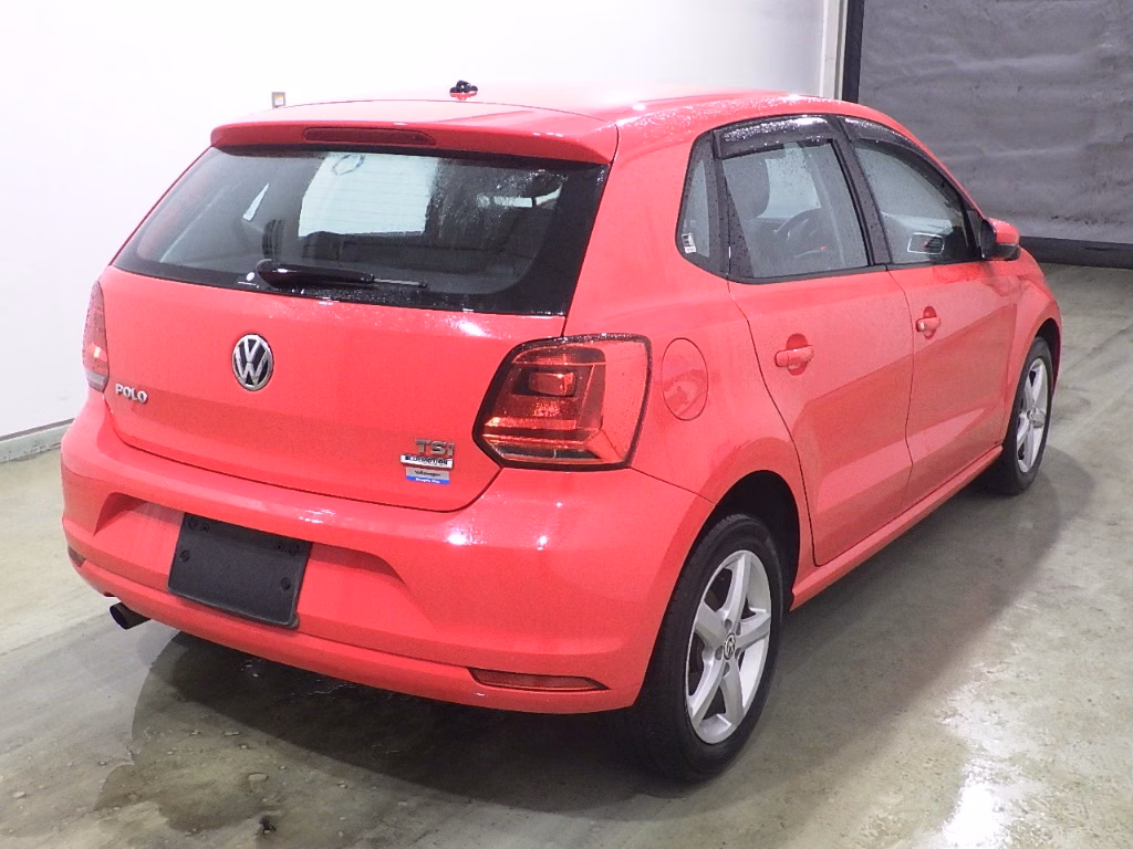 VOLKSWAGEN POLO