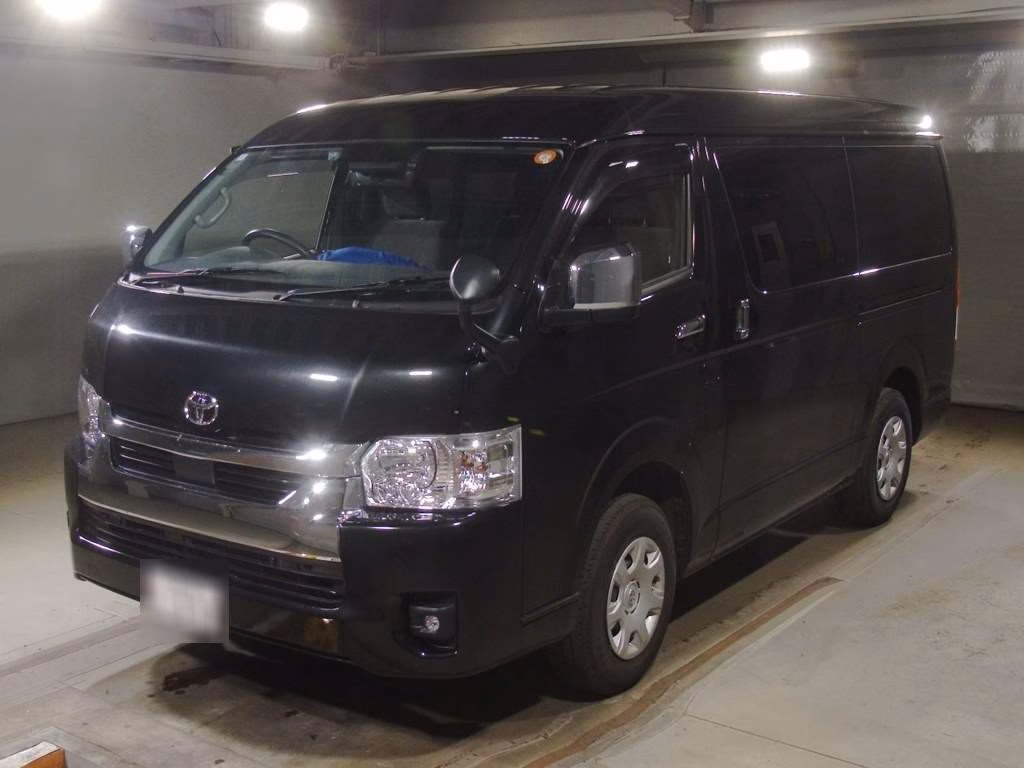 TOYOTA HIACE