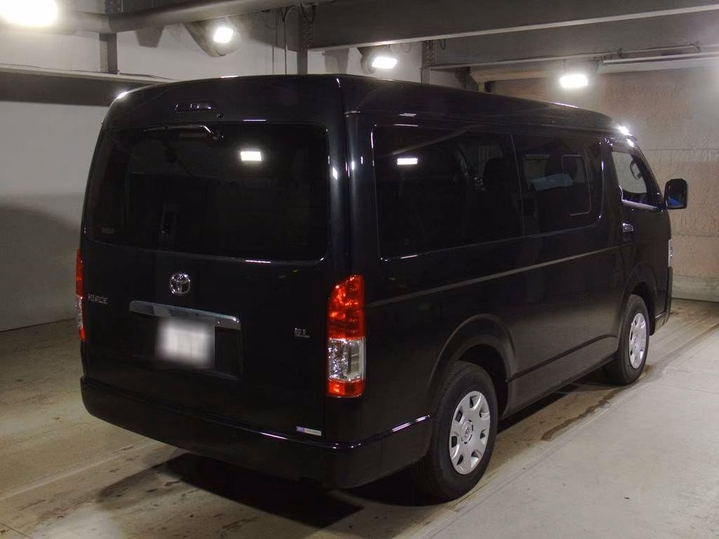 TOYOTA HIACE