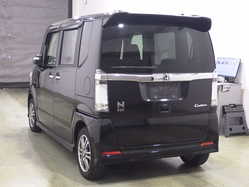 HONDA N-BOX