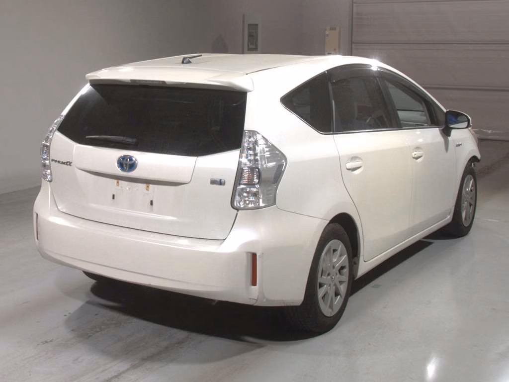 TOYOTA PRIUS ALPHA