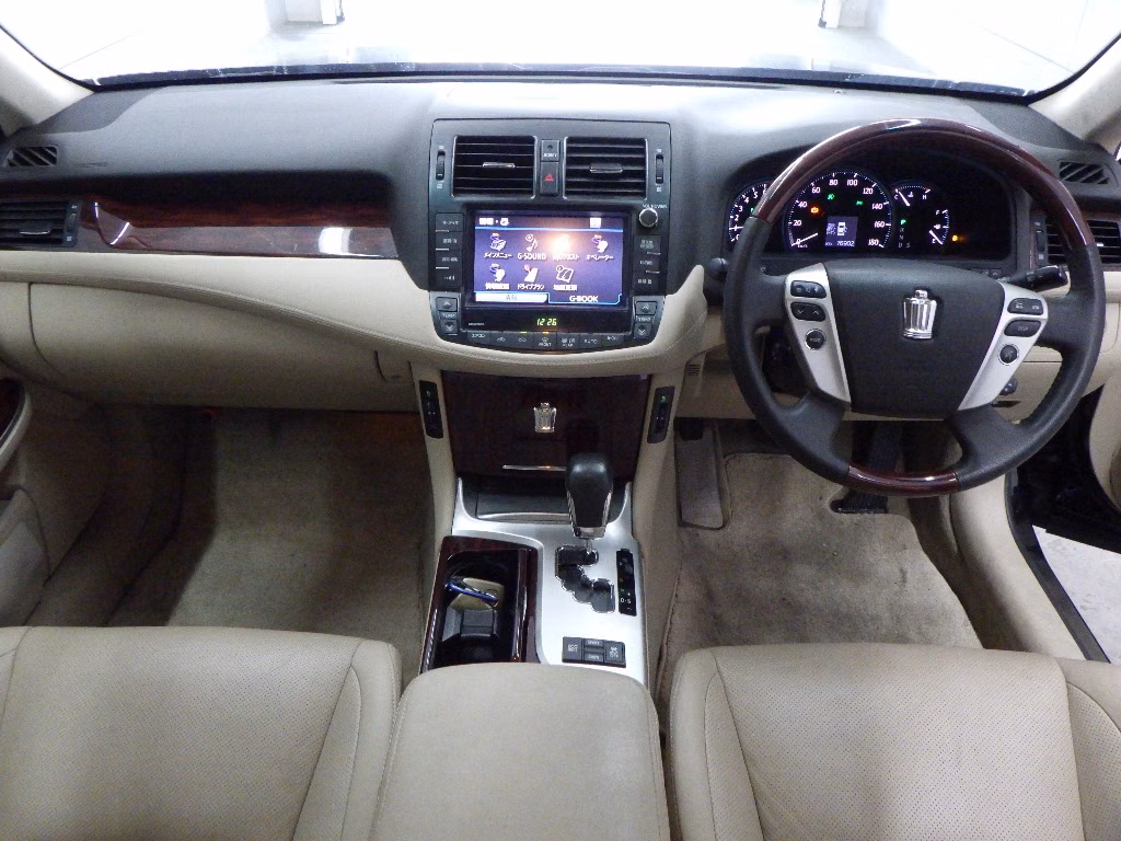 TOYOTA CROWN