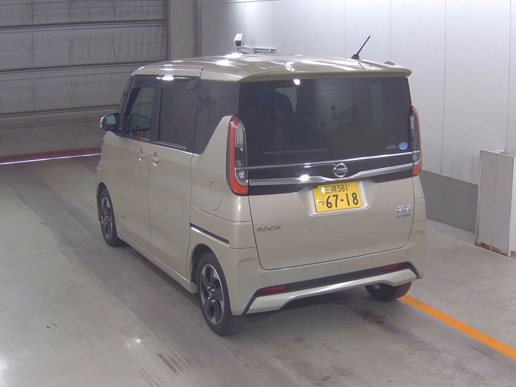 NISSAN ROOX