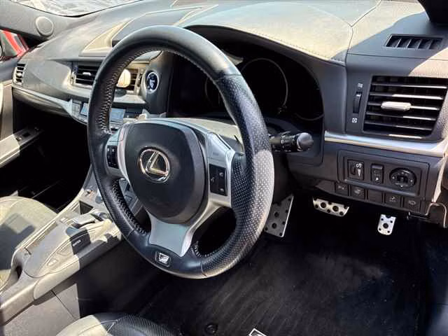 LEXUS CT200H