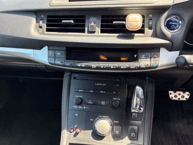 LEXUS CT200H