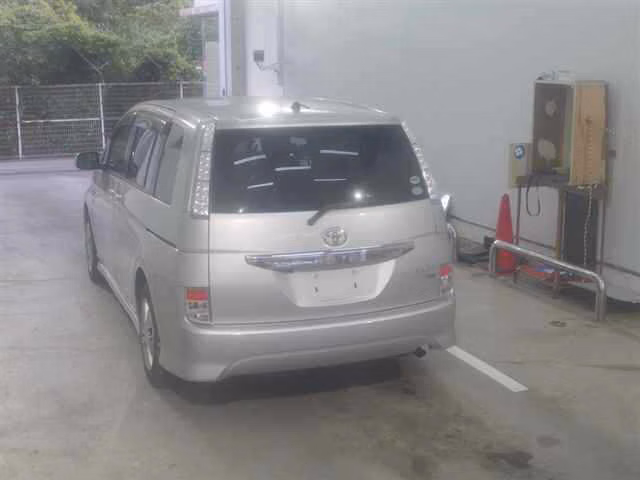 TOYOTA ISIS