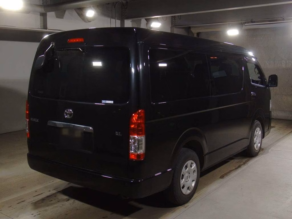 TOYOTA HIACE
