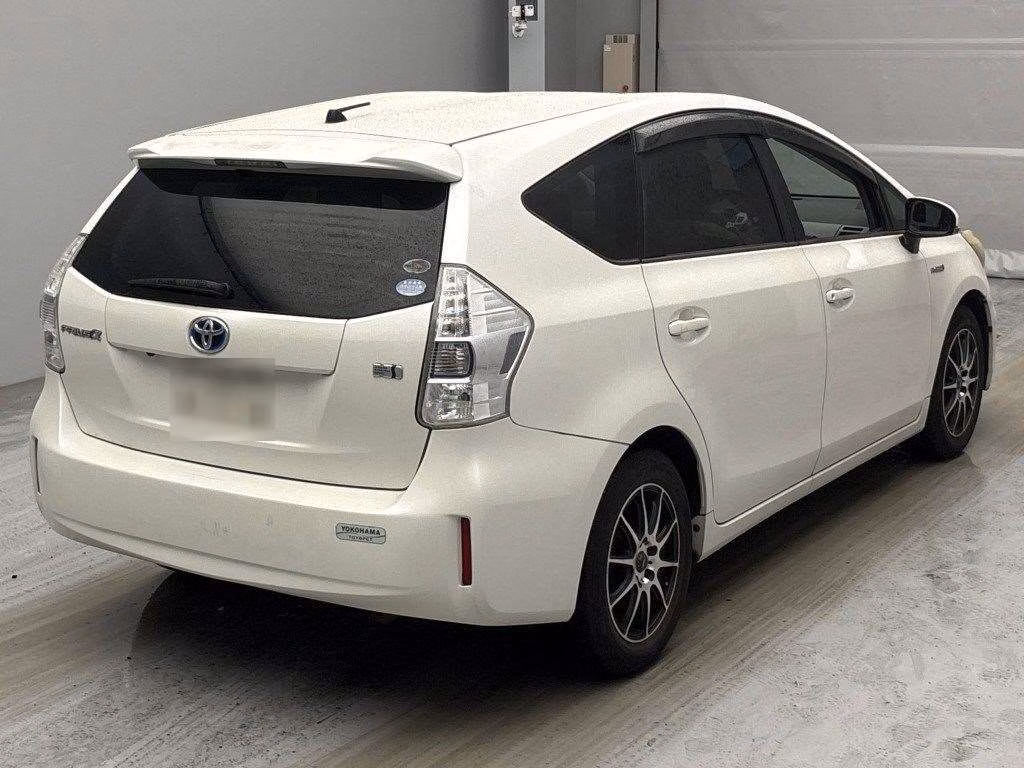 TOYOTA PRIUS ALPHA