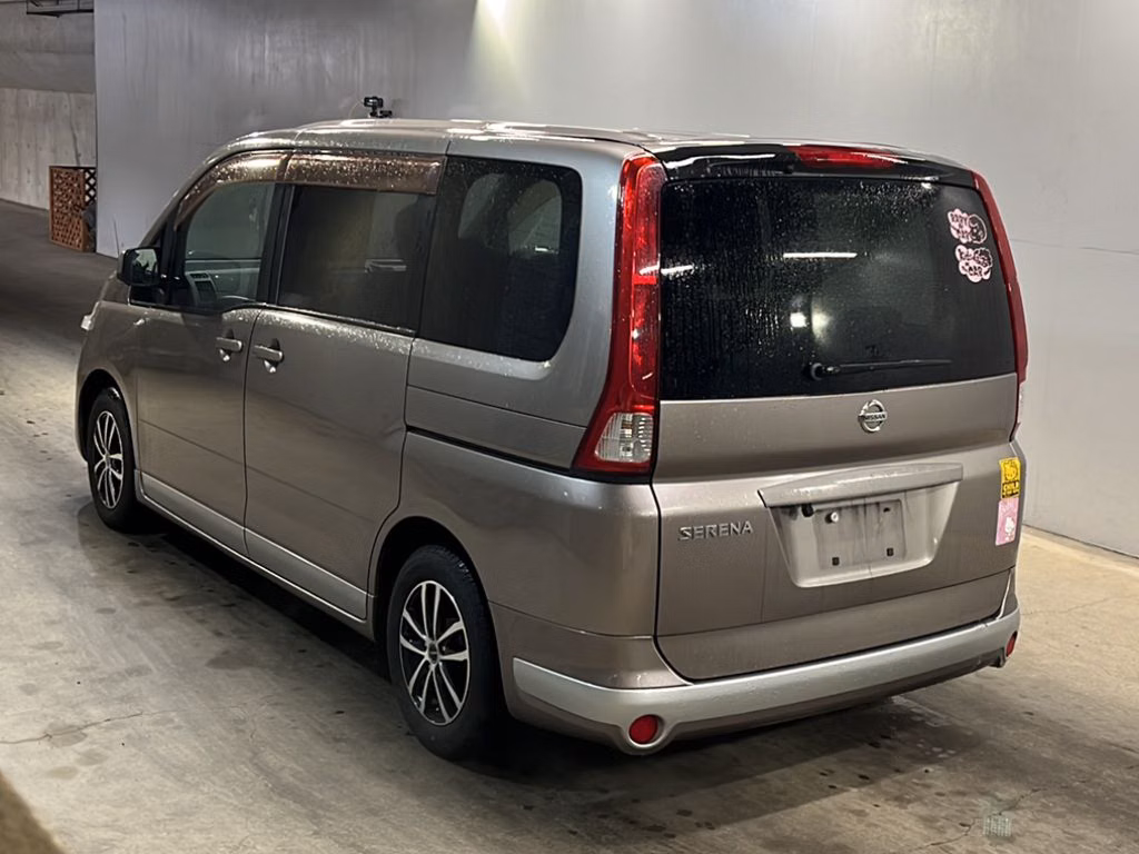 NISSAN SERENA
