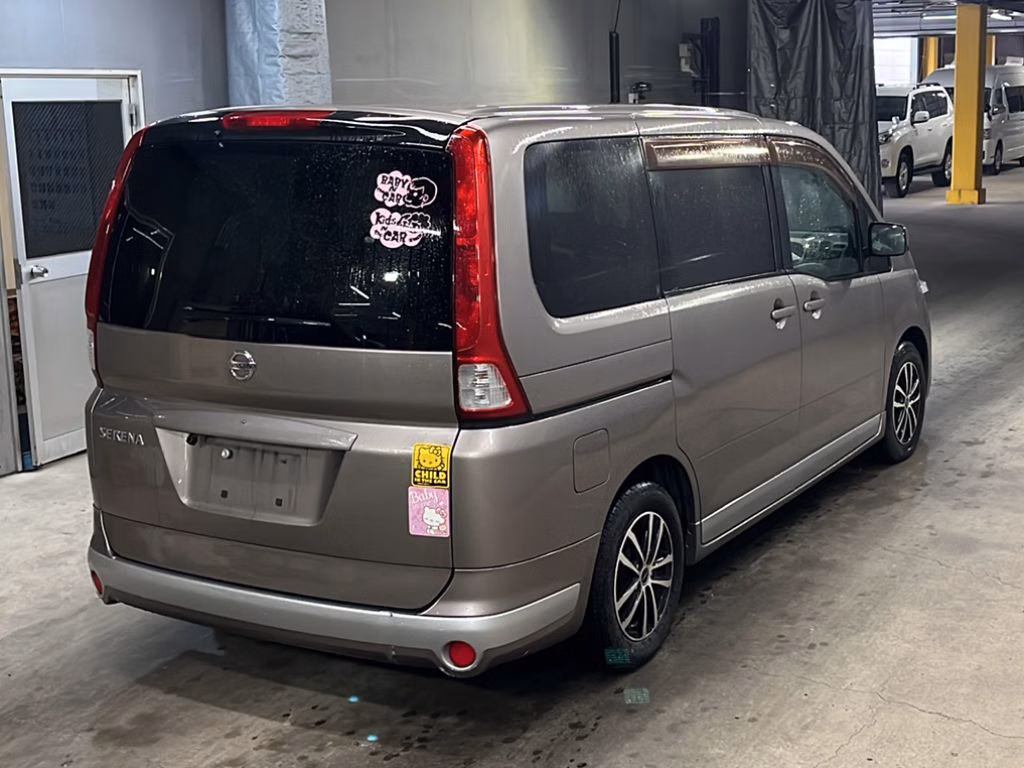 NISSAN SERENA