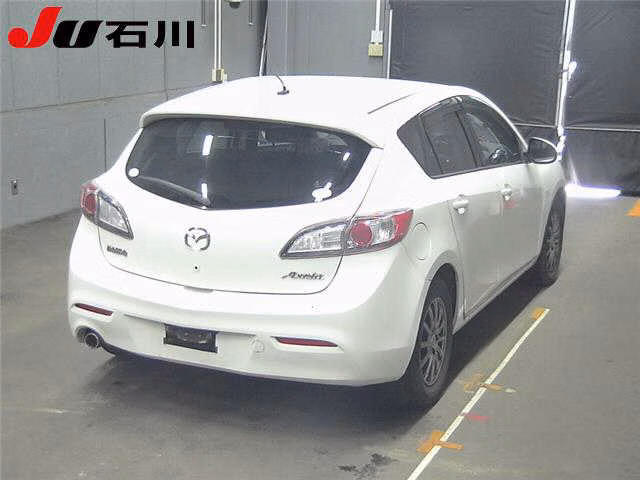 MAZDA AXELA