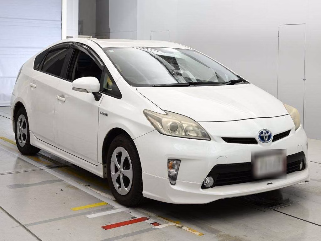 TOYOTA PRIUS