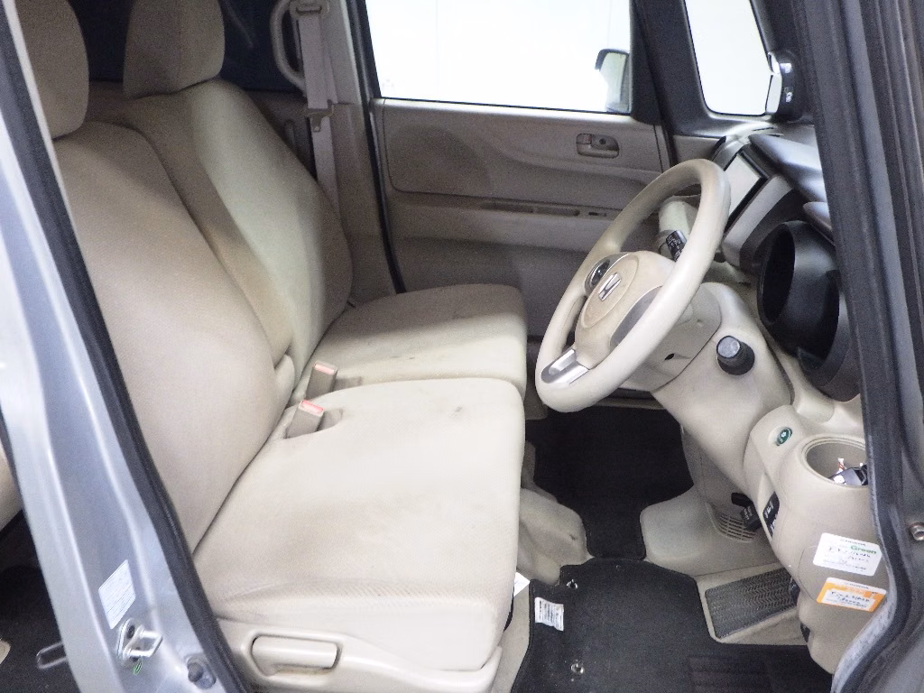 HONDA N-BOX+