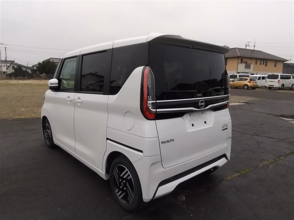 NISSAN ROOX