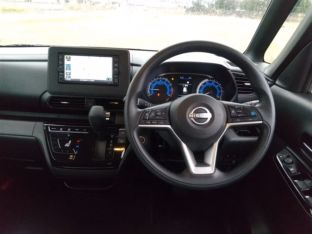 NISSAN ROOX