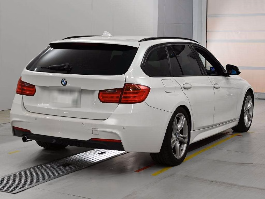 BMW 3-SERIES