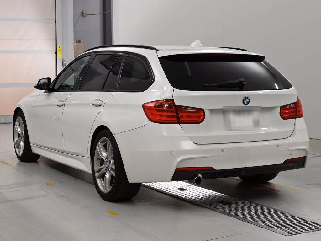 BMW 3-SERIES