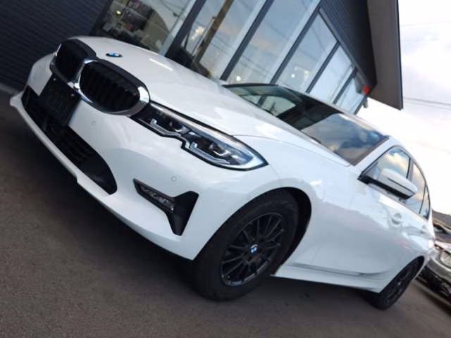 BMW 3-SERIES