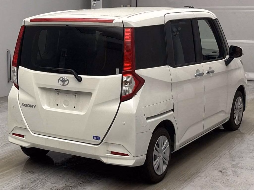 TOYOTA ROOMY