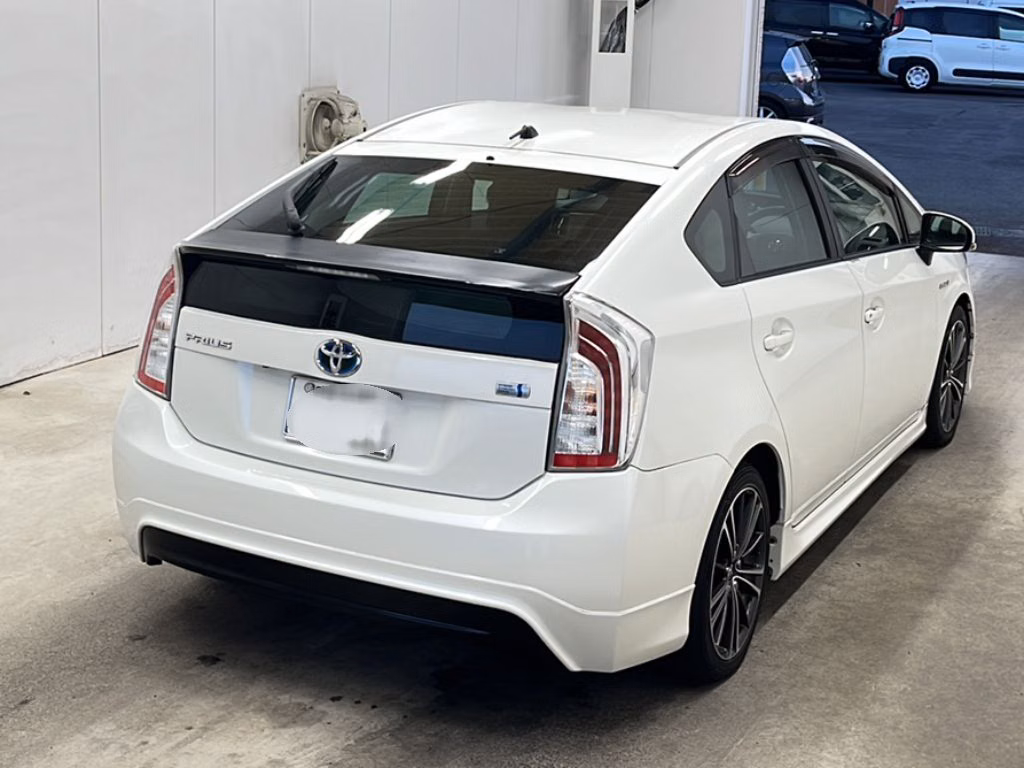 TOYOTA PRIUS