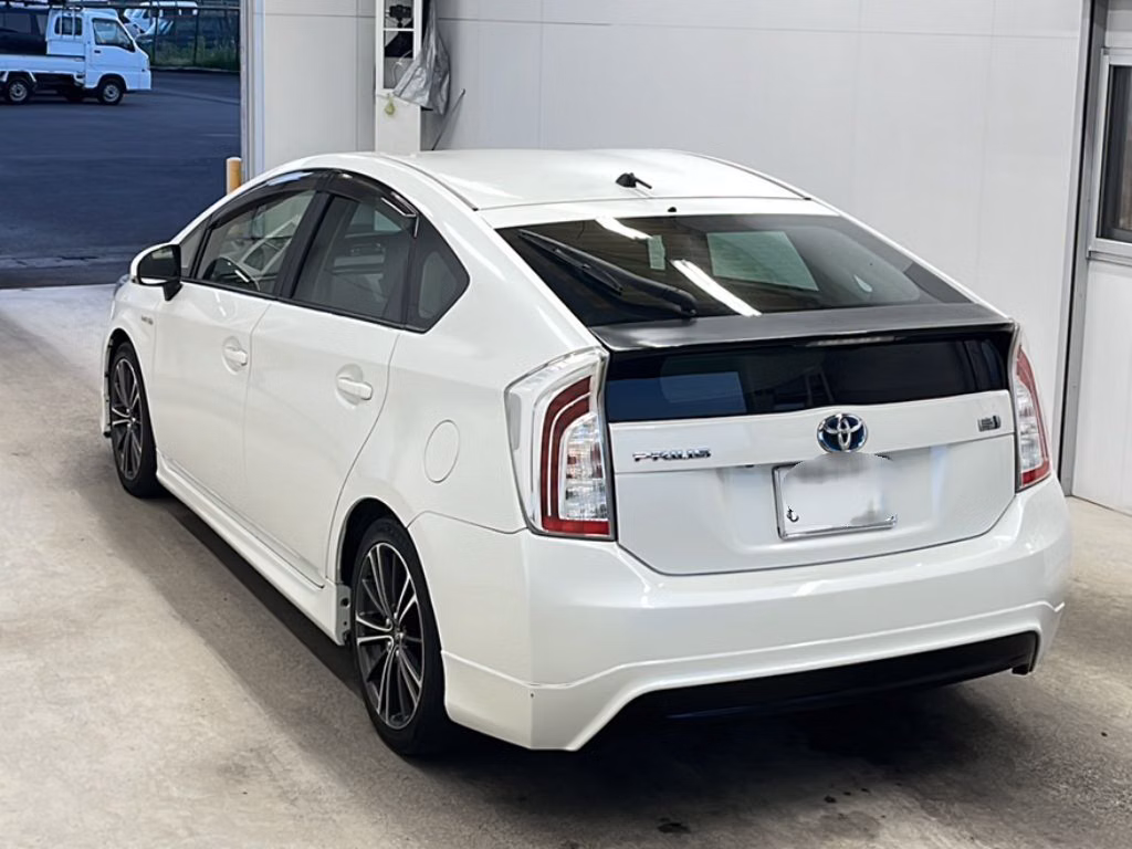 TOYOTA PRIUS