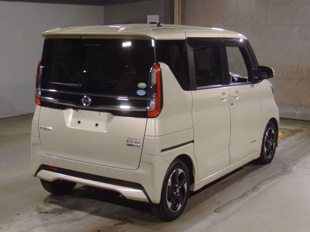 NISSAN ROOX