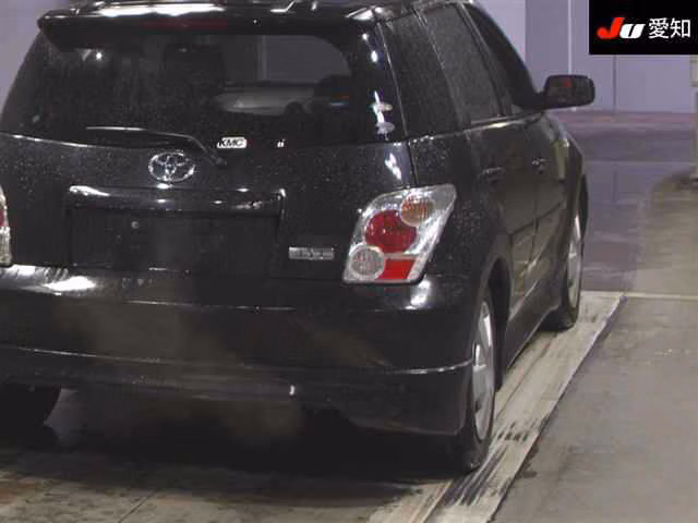 TOYOTA IST