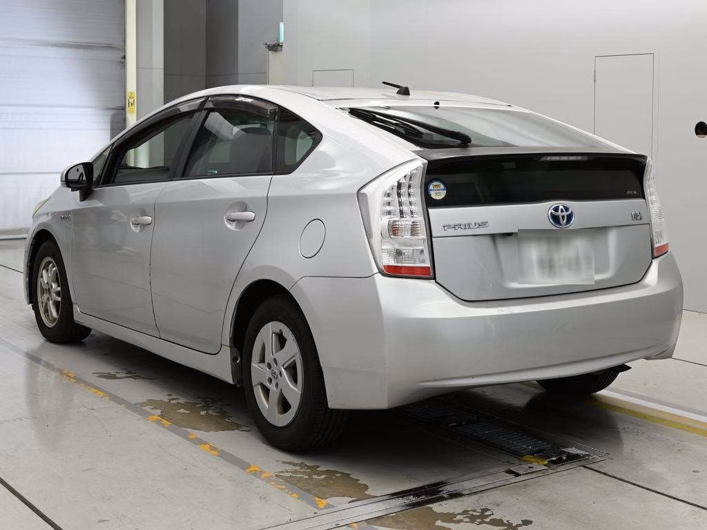 TOYOTA PRIUS