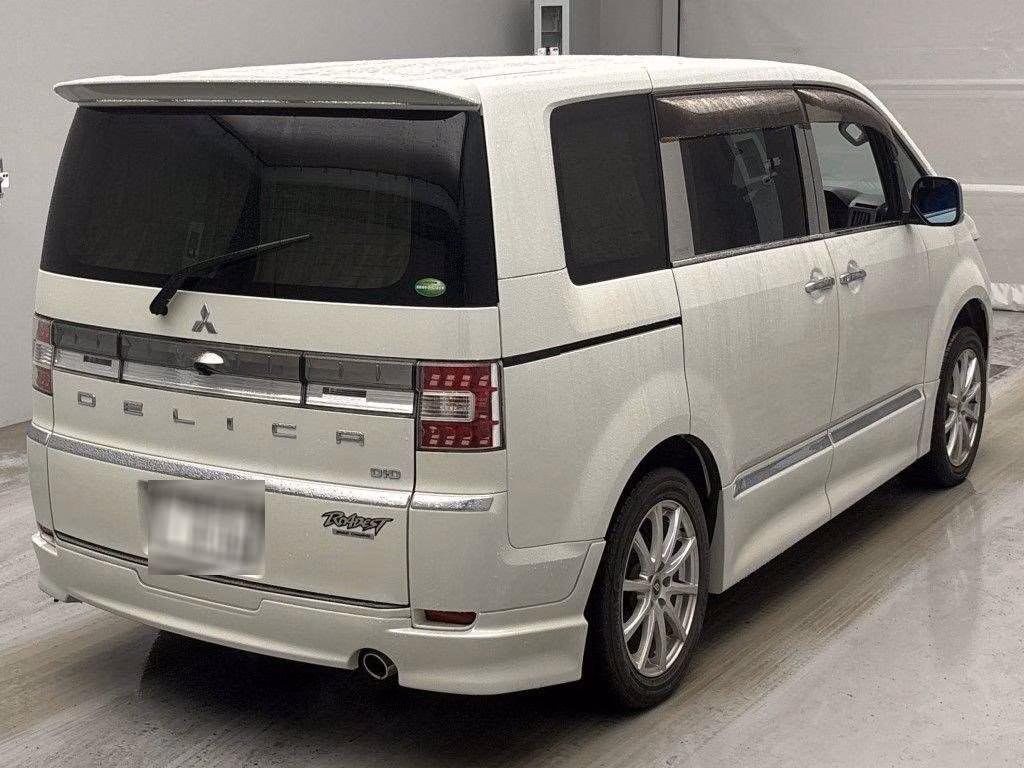 MITSUBISHI DELICA D:5