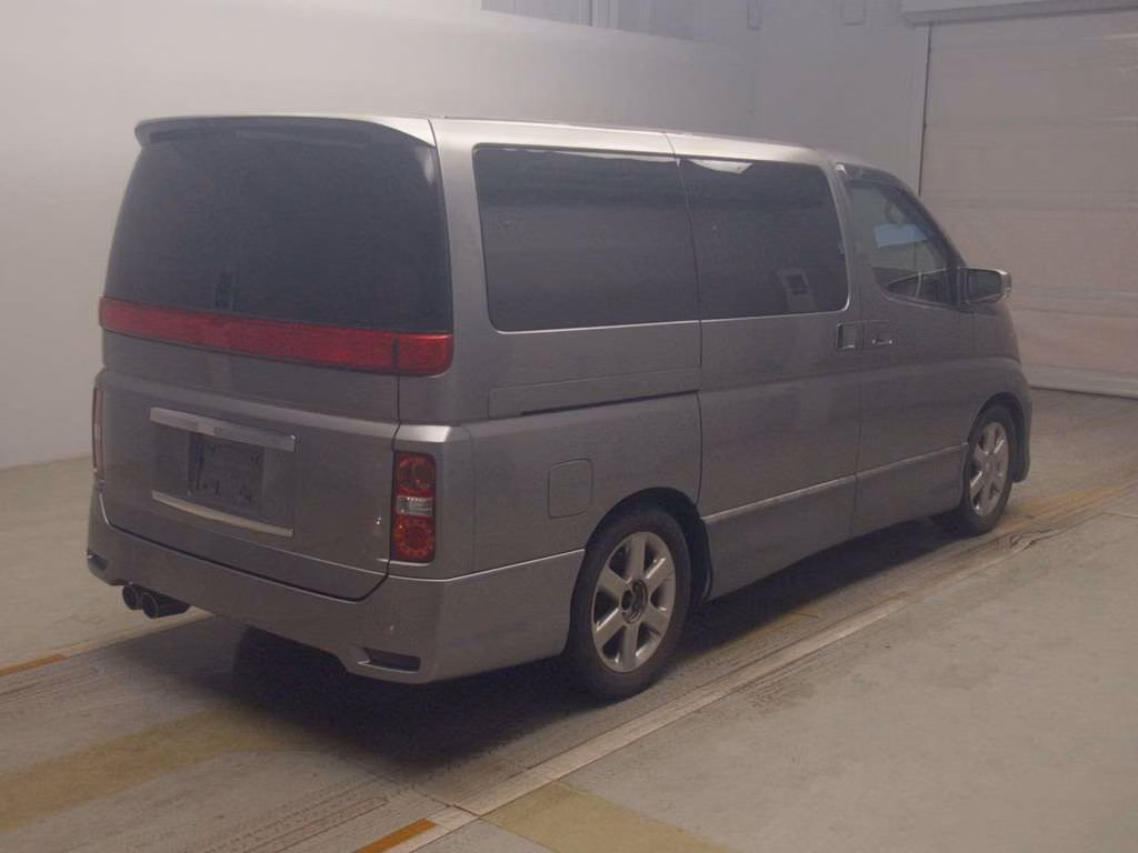 NISSAN ELGRAND