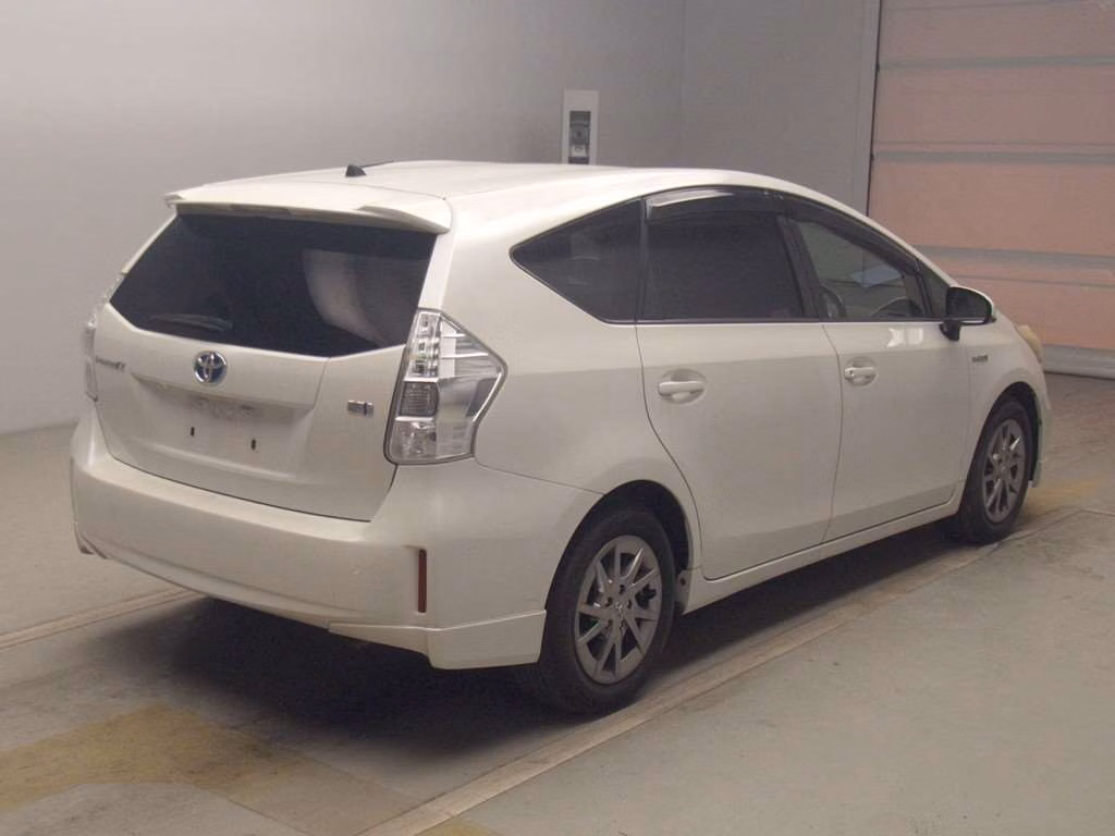 TOYOTA PRIUS ALPHA