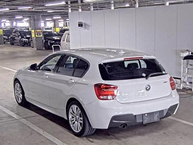 BMW 1-SERIES