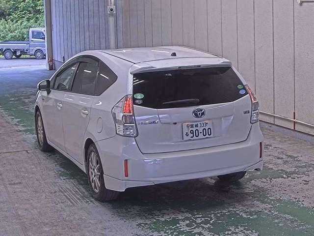 TOYOTA PRIUS ALPHA