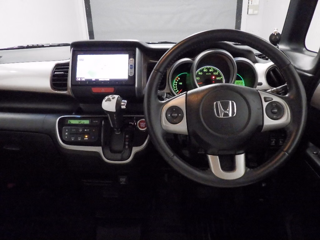 HONDA N-BOX+