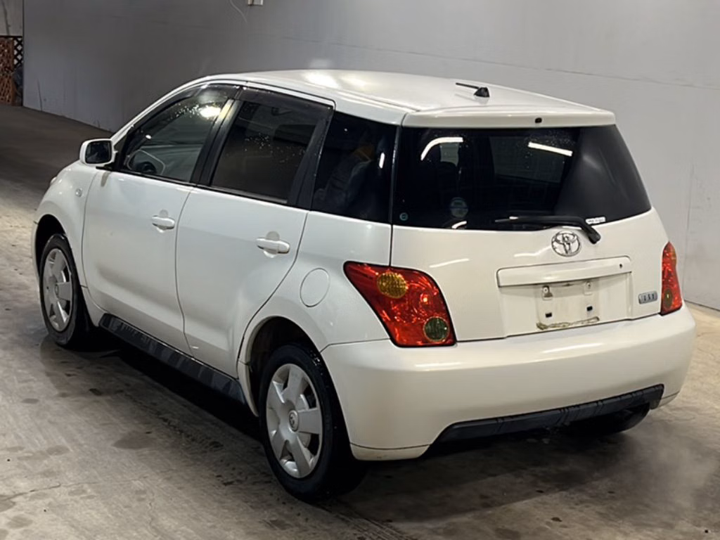 TOYOTA IST
