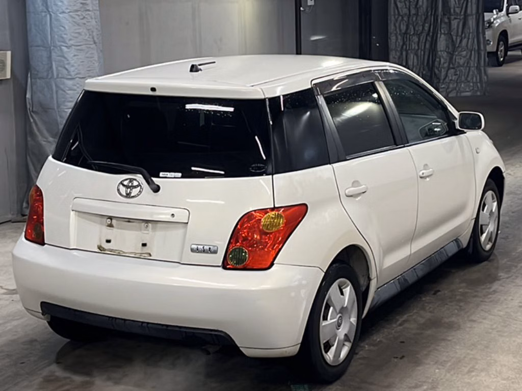 TOYOTA IST