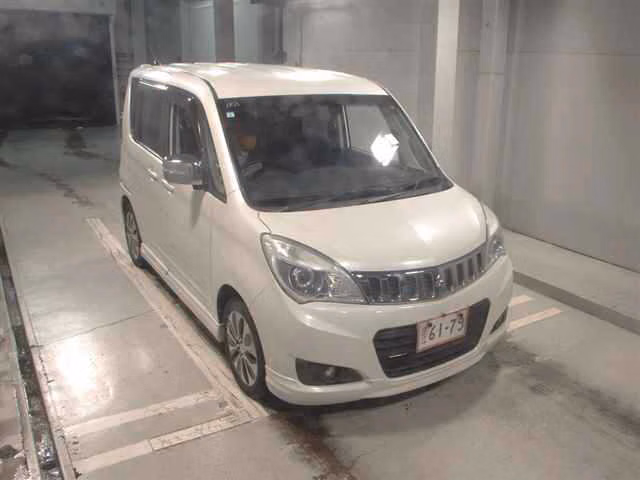 MITSUBISHI DELICA D:2