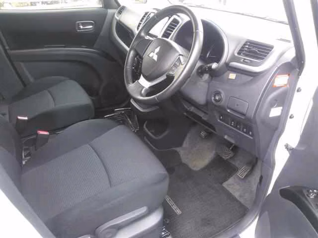 MITSUBISHI DELICA D:2